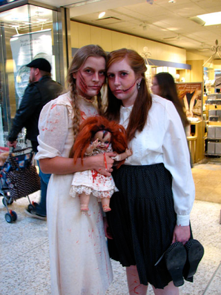 Illustration for article titled Cosplay Abounds at Zombie Fest in Pittsburgh